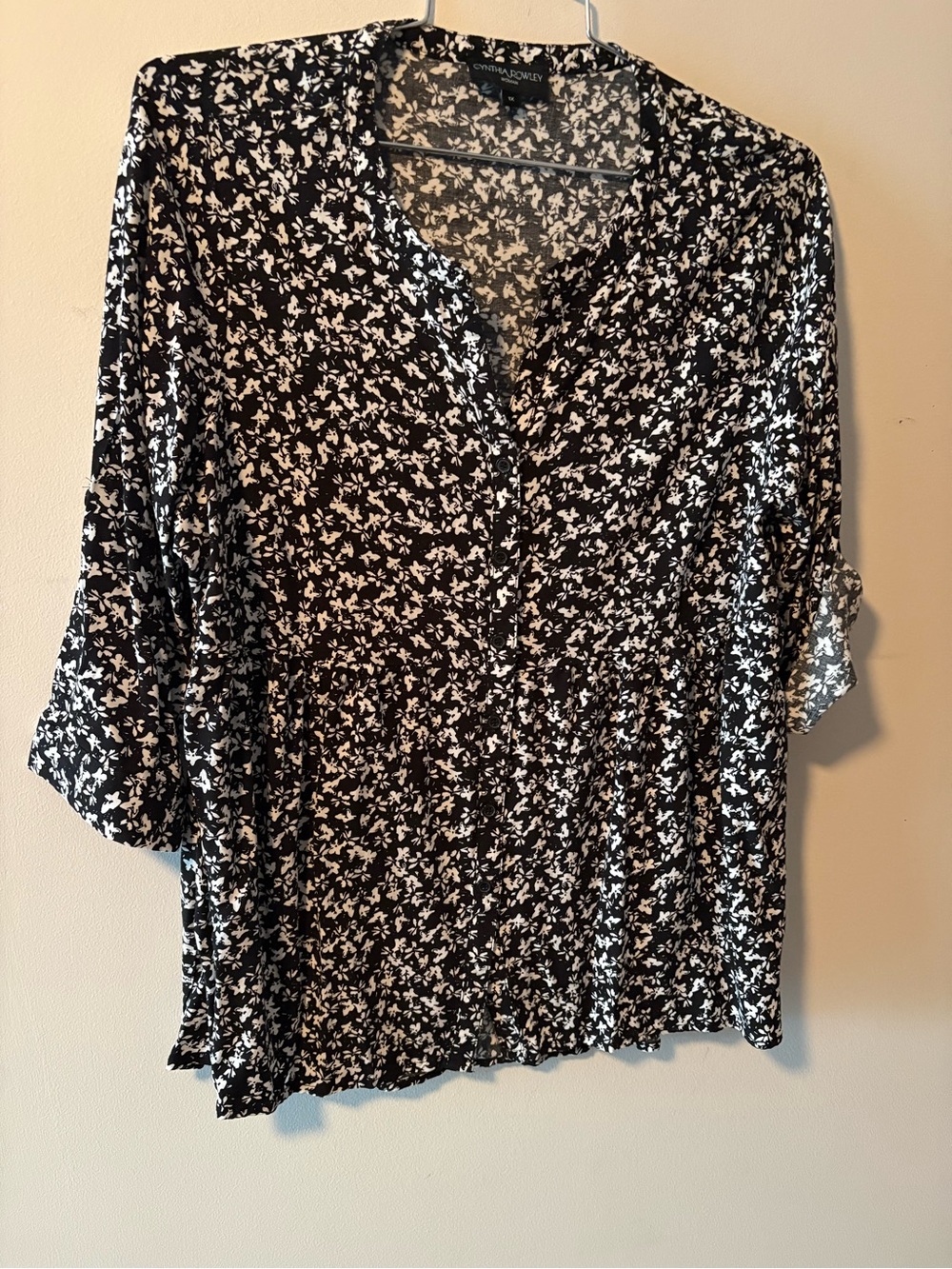 Cynthia Rowley Black and White Floral Popover Tunic Swing Top Plus 1X